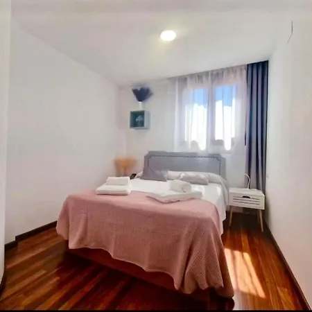 Hydra Lejlighed Llanes